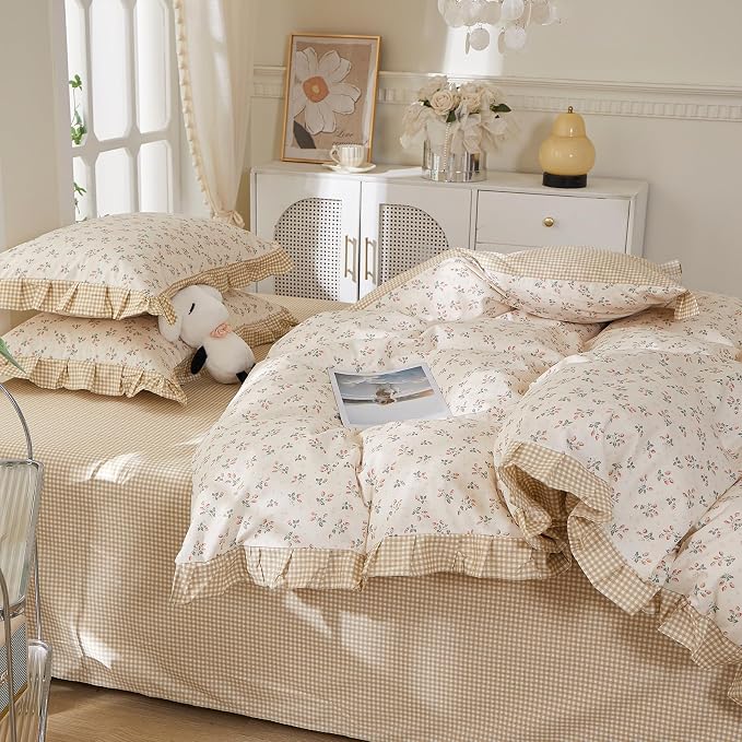 mixinni Beige Floral Duvet Cover King Size, 100% Cotton Cute Strawberry Floral Ruffle Bedding Set, Vintage Cottagecore Reversible Tan Gingham Aesthetic 3PC with Zipper Closure & Pillowcases