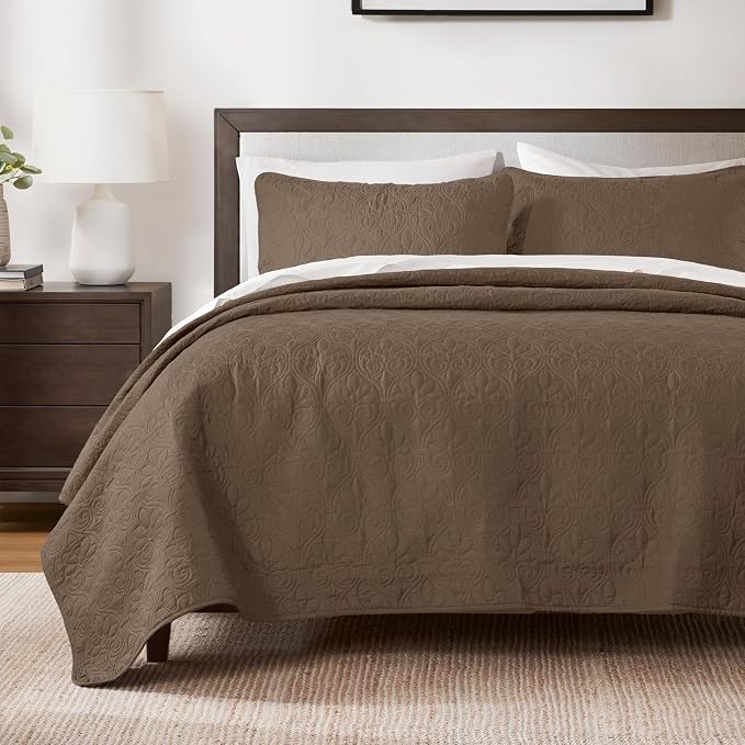 Madison Park Luxurious Cotton Damask Quilt Set, 3PC Full/Queen Bed Set | All Season, Lightweight Stitching Coverlet Bedspread Bedding Stitching with Shams, Mocha