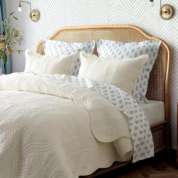 100% Cotton Scallop Quilt Set, King Size, Ivory Cream | Scalloped Border, Timeless Chic Aesthetic, All-Season Comfort, Perfect French Country Bedroom Decor, 3 Piece Set with 2 Shams