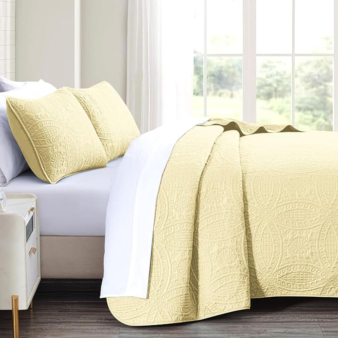 akkialla Butter Yellow King/Cal King Quilt Set,Ultrasonic Lightweight Bedspread Coverlet for Modern Minimalist Bedroom,Soft Microfiber Coin Pattern Bedding,3-Piece (1 Quilt,2 Pillow Shams)