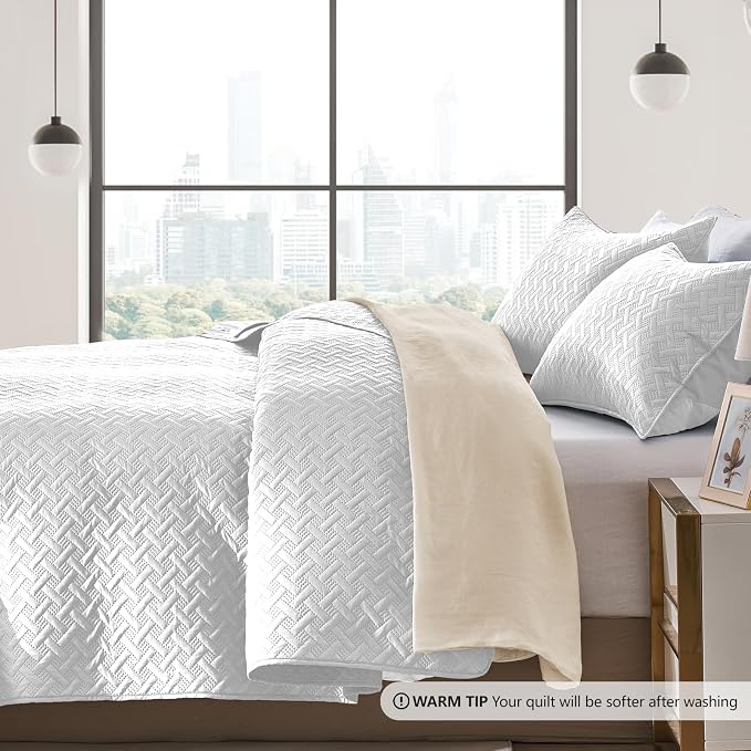 FLYMME White Twin Quilt Bedding Set Thin Lightweight Bedspreads,Modern Style Geometric Weave Stripe Pattern,Soft Microfiber Bed Coverlet for All Season (1 Quilt, 1Sham)