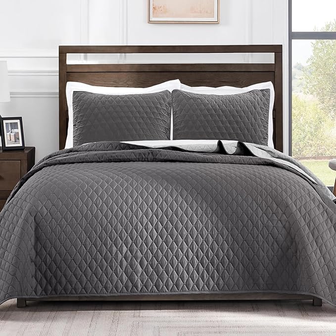 Exclusivo Mezcla Reversible California King Quilt Set, Grey | Lightweight Bedspreads with 2 Pillow Shams, Soft Microfiber, All Season Bed Coverlets for Bedroom Guest Room, 112x104 Inch