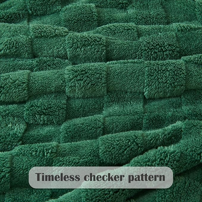 NEWCOSPLAY 3D Checkered Flannel Queen Blanket, Dark Green, 90"x90" | Super Soft Cute Lightweight Decorative Premium Silky Fleece Blanket for Couch Sofa Bed, Gift for Women Men, All Season Use