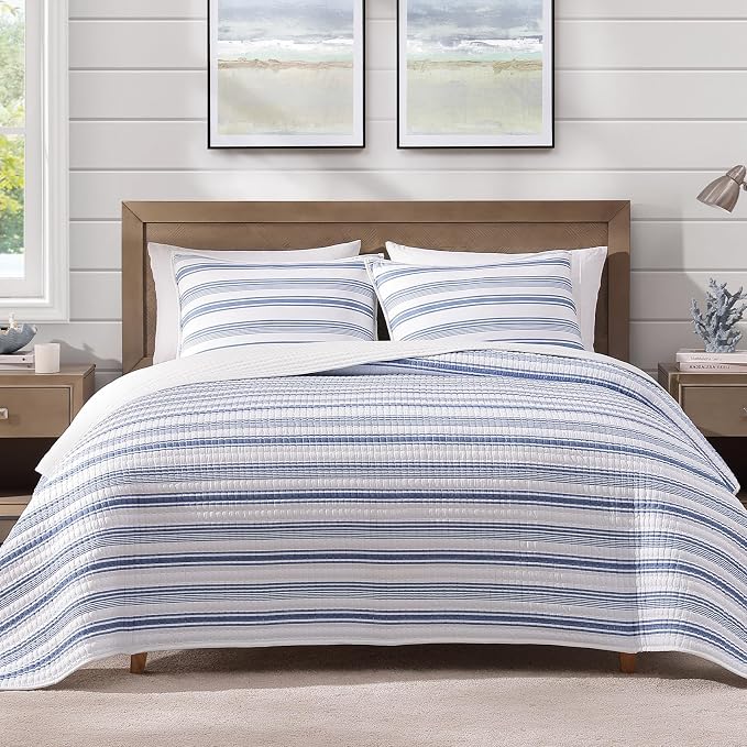 Queen Quilt-Lightweight Bedspread Quilt Queen Size Quilt Bedding Set | Soft Reversible Nautical Coverlet with 2 Shams for All Seasons, 3 Pieces, 90"x94"