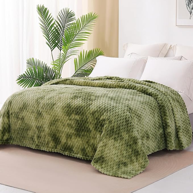 Exclusivo Mezcla 3D Fleece Twin Size Blanket for Bed, Tie-dye Olive | Extra Soft Fuzzy Plush Lightweight Bed Blankets, Cozy Fluffy Decorative Blankets for All Seasons, 90x66 Inches