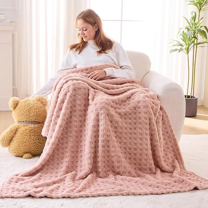 NEWCOSPLAY 3D Waffle Checkered Flannel Throw Blanket, Pink, 50"x70" | Super Soft Cute Lightweight Decorative Premium Silky Fleece Blanket for Couch Sofa Bed, Gift for Women Men, All Season Use