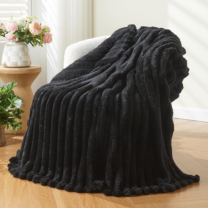 NEWCOSPLAY Fleece Ribbed Cozy Twin Blanket for Couch, Black, 60"x80" | Premium Silky Flannel Blanket, Soft Lightweight Fluffy Throw Blanket for Bed Sofa Decor, Gift for All Season Use