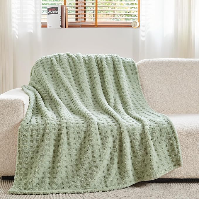 NEWCOSPLAY 3D Checkered Flannel Queen Blanket, Sage Green, 90"x90" | Super Soft Cute Lightweight Decorative Premium Silky Fleece Blanket for Couch Sofa Bed, Gift for Women Men, All Season Use