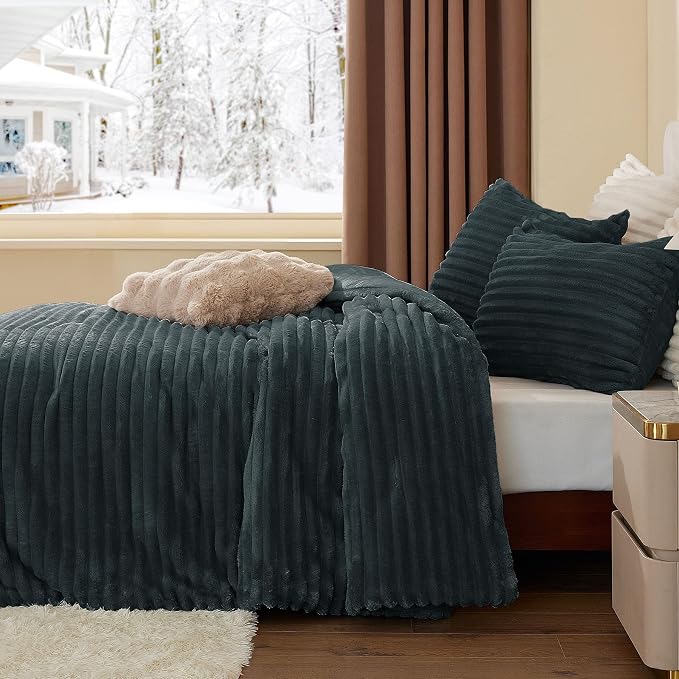 BEDELITE Fleece Oversized Queen Comforter Set, Fluffy Bed Set, Dark Grey | Super Soft & Warm Bedding, Luxury Fuzzy Faux Fur Comforter for Winter, Heavy Plush Bedding, with 2 Pillowcases