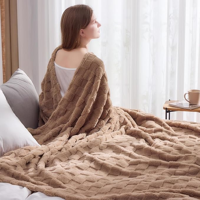 NEWCOSPLAY 3D Checkered Flannel Twin Blanket, Taupe Checkered, 60"x80" | Super Soft Cute Lightweight Decorative Premium Silky Fleece Blanket for Couch Sofa Bed, Gift for Women Men, All Season Use