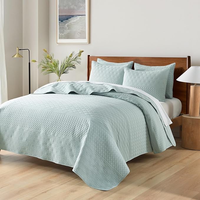 HORIMOTE HOME Sprout Green Twin Size Quilt Set - Soft Microfiber Bedspread with 1 Sham, Lightweight & All-Season Geometric Coverlet for Cozy Bedding