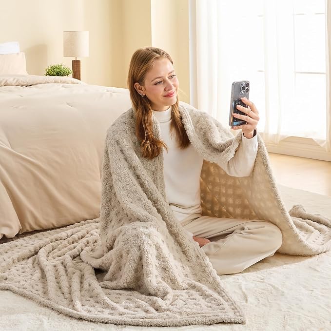 NEWCOSPLAY 3D Waffle Checkered Flannel Throw Blanket, Linen, 50"x70" | Super Soft Cute Lightweight Decorative Premium Silky Fleece Blanket for Couch Sofa Bed, Gift for Women Men, All Season Use