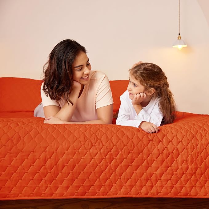 Exclusivo Mezcla Reversible California King Quilt Set, Burnt Orange | Lightweight Bedspreads with 2 Pillow Shams, Soft Microfiber, All Season Bed Coverlets for Bedroom Guest Room, 112x104 Inch