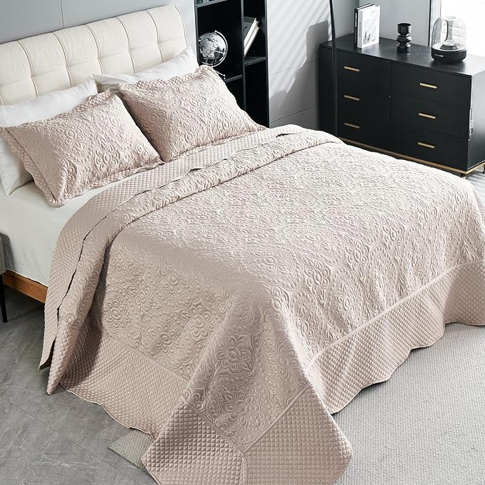 Cmfshape Floral Embroidery Quilt Set,3 Pieces King Quilt Bedding Set,Lightweight Soft Quilt Set for All Seasons,Reversible Bedspread Coverlet(Champagne,106"x96")