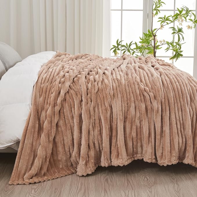 NEWCOSPLAY Fleece Ribbed Cozy King Blanket for Couch, Taupe, 90"x110" | Premium Silky Flannel Blanket, Soft Lightweight Fluffy Throw Blanket for Bed Sofa Decor, Gift for All Season Use