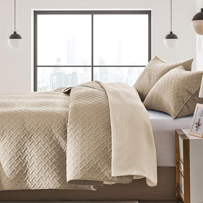 FLYMME Queen Quilt Bedding Set Beige Lightweight Bedspreads Full Size,Soft Microfiber Bed Coverlet for All Season (1 Quilt, 2 Shams)