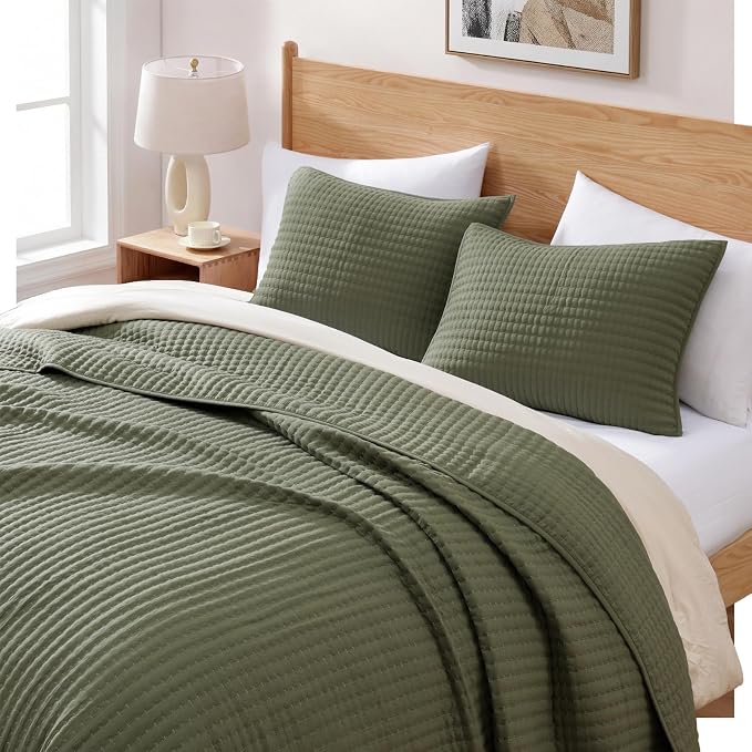 King Size Quilt-Lightweight Bedspreads Olive Green King Quilt Bedding Set | Soft Coverlet with 2 Pillow Shams for All Seasons, Suitable for Bed, Couch, 3 Pieces, 106"x94"