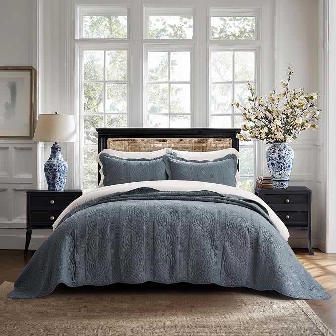 100% Cotton Scallop Quilt Set, Queen Size, Stormy Blue | Scalloped Border, Timeless Chic Aesthetic, All-Season Comfort, Perfect French Country Bedroom Decor, 3 Piece Set with 2 Shams