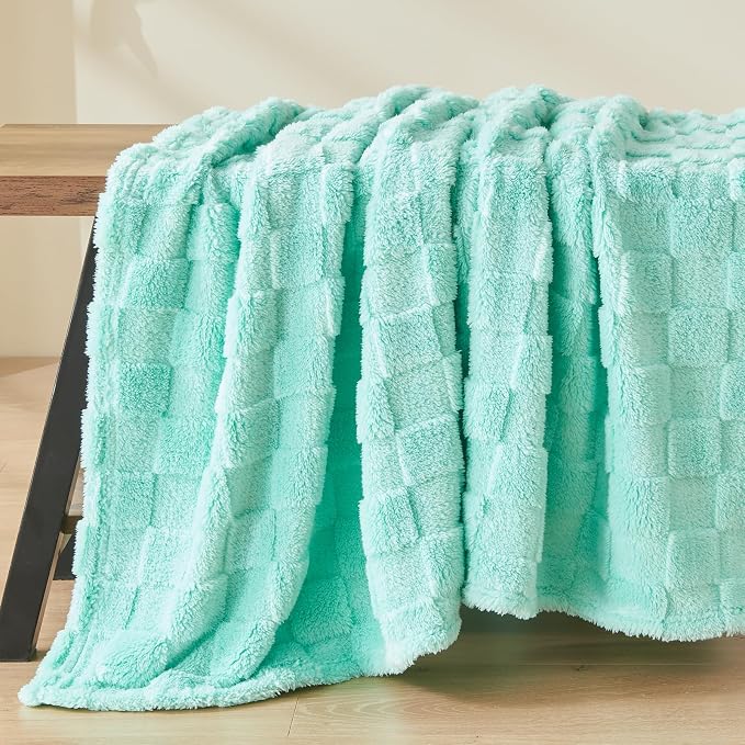 NEWCOSPLAY 3D Checkered Flannel Twin Blanket, Aqua Checkered, 60"x80" | Super Soft Cute Lightweight Decorative Premium Silky Fleece Blanket for Couch Sofa Bed, Gift for Women Men, All Season Use