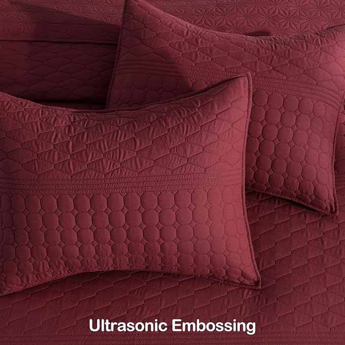 HORIMOTE HOME Burgundy Red Queen Size Quilt Set - Soft Microfiber Bedspread with 2 Shams, Lightweight & All-Season Geometric Coverlet for Cozy Bedding