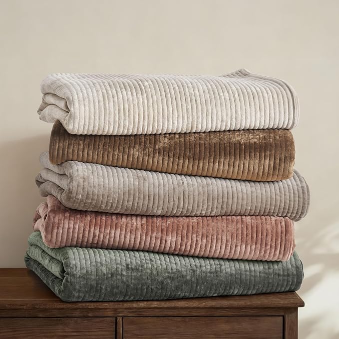 EverGrace Striped Channel Velvet Quilt Set, Queen Size, Natural Tan | Luxurious Soft Lightweight Velvet Comforter, Oversized Bedspread Coverlet, Quilted Bedding Set for All Season, with 2 Shams