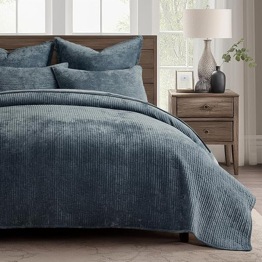 EverGrace Striped Channel Velvet Quilt Set, King Size, Midnight Blue | Luxurious Soft Lightweight Velvet Comforter, Oversized Bedspread Coverlet, Quilted Bedding Set for All Season, with 2 Shams