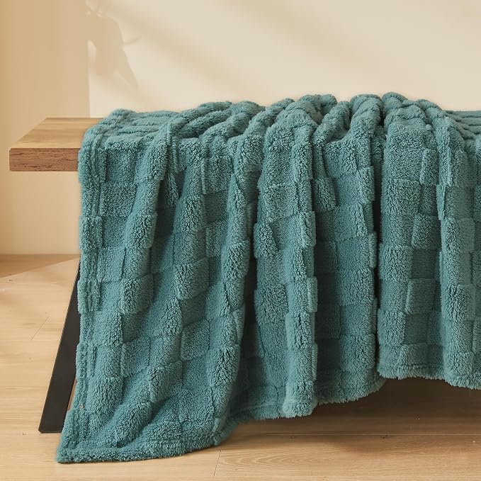 NEWCOSPLAY 3D Checkered Flannel Twin Blanket, Light Teal, 60"x80" | Super Soft Cute Lightweight Decorative Premium Silky Fleece Blanket for Couch Sofa Bed, Gift for Women Men, All Season Use
