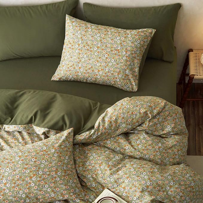 Wake In Cloud - Floral Duvet Cover Set, Cute Vintage Flower Cottagecore Aesthetic for Women Teen Girls, Soft Lightweight Bedding, 3-Piece, Olive Green, Queen Size