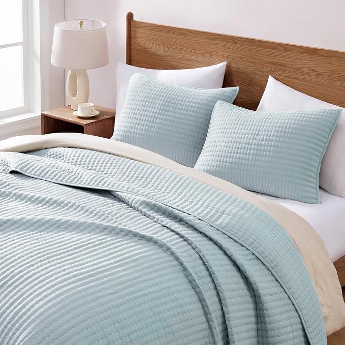 King Size Quilt-Lightweight Bedspreads Sky Blue King Quilt Bedding Set | Soft Coverlet with 2 Pillow Shams for All Seasons, Suitable for Bed, Couch, 3 Pieces, 106"x94"