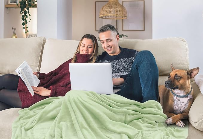 Utopia Bedding Soft Fleece Bed Blanket King Size Sage Green (90x102 Inch) | Microfiber Plush Warm Lightweight Breathable Cozy Blanket Anti-Static, All Season Use, Gift for Women and Men