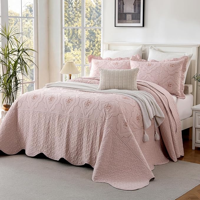 Cmfshape Oversized Floral Embroidery Quilt Set,3 Pieces Super King Quilt Bedding Set,Classic Diamond Pattern Quilt,Ultra Soft Lightweight Reversible Bedspread Coverlet for All Season(Pink,120"x120")
