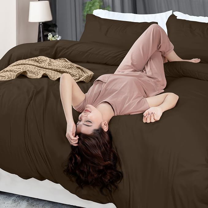 Duvet Cover Full, 3 Piece Cotton Like Polyester With Zipper Closure, Brown | Extra Soft and Breathable, Wrinkle & Fade Resistant, Includes Duvet Cover and 2 Pillow Shams, Comforter Not Included, OekoTex