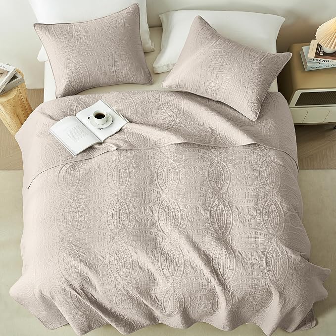 akkialla Taupe Twin Quilt Set, Ultrasonic Lightweight Bedspread Coverlet for Modern Minimalist Bedroom, Soft Microfiber Coin Pattern Bedding, 2-Piece (1 Quilt, 1 Pillow Sham) | Breathable fabric