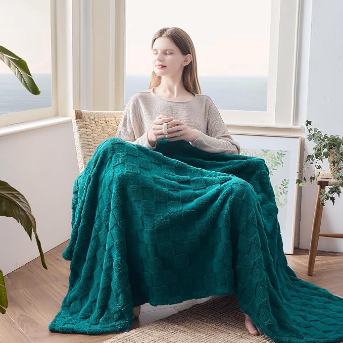 NEWCOSPLAY 3D Checkered Flannel King Blanket, Dark Teal, 90"x110" | Super Soft Cute Lightweight Decorative Premium Silky Fleece Blanket for Couch Sofa Bed, Gift for Women Men, All Season Use