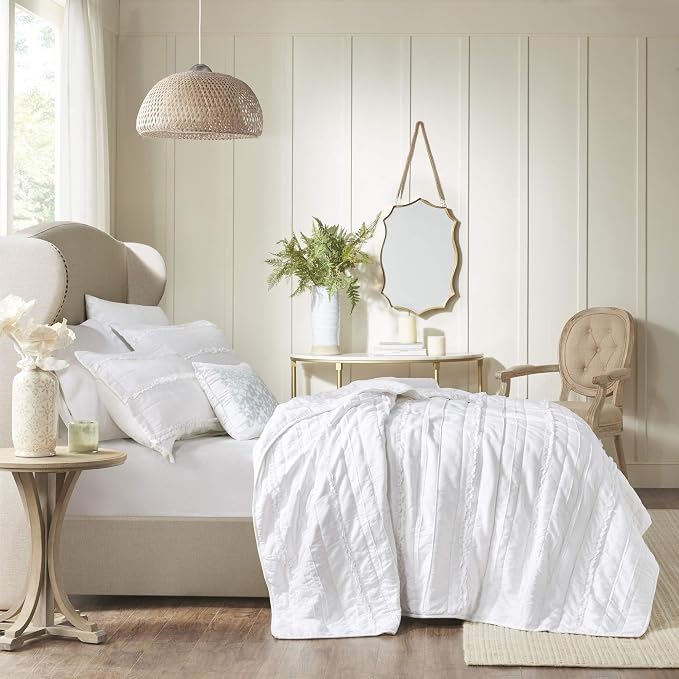 Madison Park Modern All-Season Breathable White Queen Quilt Set, 4pc | Down Alternative Bedding Set, Lightweight, Machine Washable, Easy Care, Cozy, Coverlet, Soft, Warm