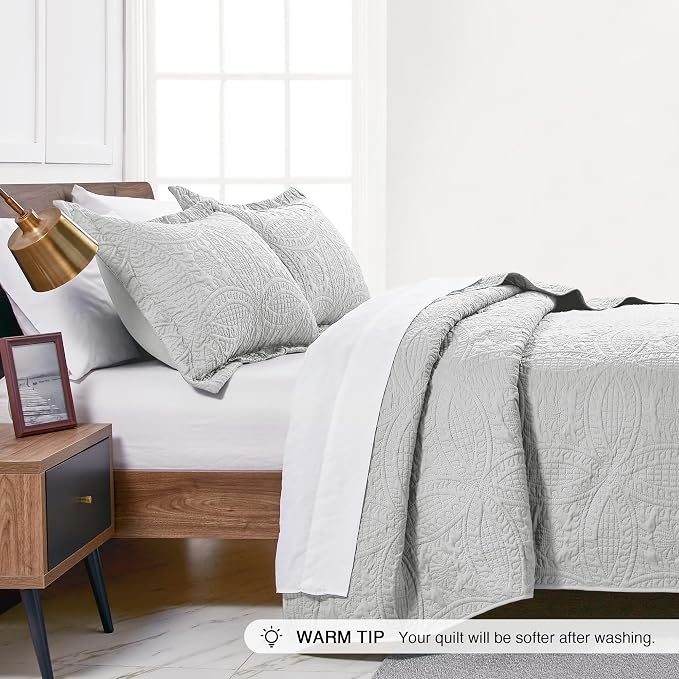 Love's cabin Twin Quilt Bedding Set Light Grey Bedspreads - Soft Bed Summer Lightweight Bedspread Comforter - Coin Pattern Bedding Coverlet for All Season - 2 Pieces (1 Quilt, 1 Pillow Sham)