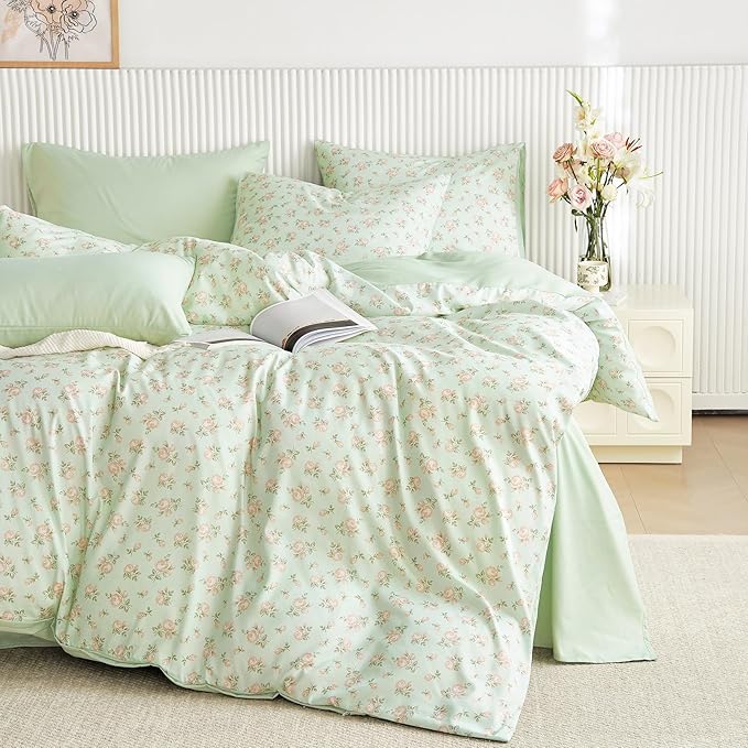 Wake In Cloud - Floral Comforter Set, Coquette Cottagecore Aesthetic Flower Shabby Chic Pattern for Women Teen Girls, Soft Lightweight Bedding, 3 Pieces, Green Pink, Twin/Twin XL Size