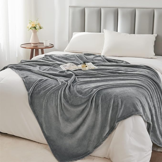 BEDELITE Fleece Blanket Soft Plush Throw for Couch Grey 50"x60" | Ultra Soft Fleece, Plush Microfiber, Lightweight Warmth, All Season Comfort, Fade Resistant, Machine Washable, Couch Sofa Bed