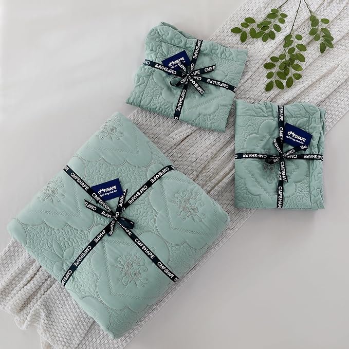Cmfshape Oversized Floral Embroidery Quilt Set,3 Pieces Super King Quilt Bedding Set,Classic Diamond Pattern Quilt,Ultra Soft Lightweight Bedspread Coverlet for All Season(Aqua Sky,120"x128")