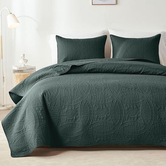 akkialla Mocha Forest Green King/Cal King Quilt Set,Ultrasonic Lightweight Bedspread Coverlet for Modern Minimalist Bedroom,Soft Microfiber Coin Pattern Bedding,3-Piece (1 Quilt,2 Pillow Shams)