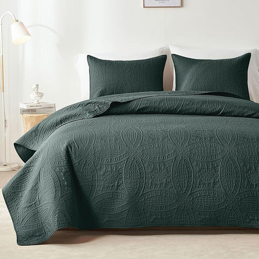 akkialla 118"x106" Forest Green California King Quilt Set, Oversized Floor-Length Bedspread, Modern Coin Pattern Microfiber Coverlet, 3-Piece All Season Bedding with 2 Pillow Shams