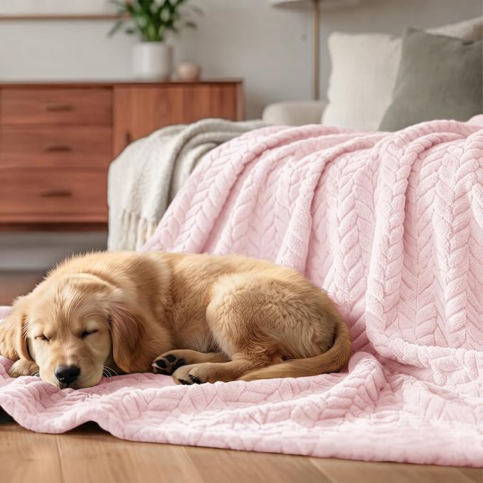 Exclusivo Mezcla Fleece Throw Blanket for Couch Sofa, 50”x70”, Light Pink | Oversized Soft Cozy Fluffy Blankets for Summer, Decorative Plush Flannel Throws for Living Room, Bedroom with Leaves Pattern