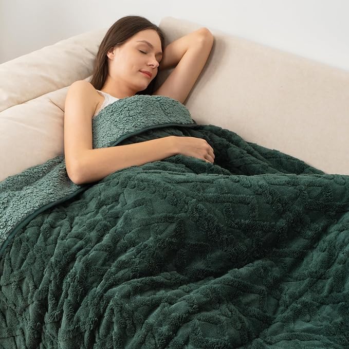 Cozy Weighted Blankets for Sleep Queen 60" x 80" 20 lbs Dark Green | Relax Body & Mind, Even Weight Distribution, Dual Sided Soft Heavy Throw Blankets, Jacquard Knitted, Chunky Fluffy, Warm Hug