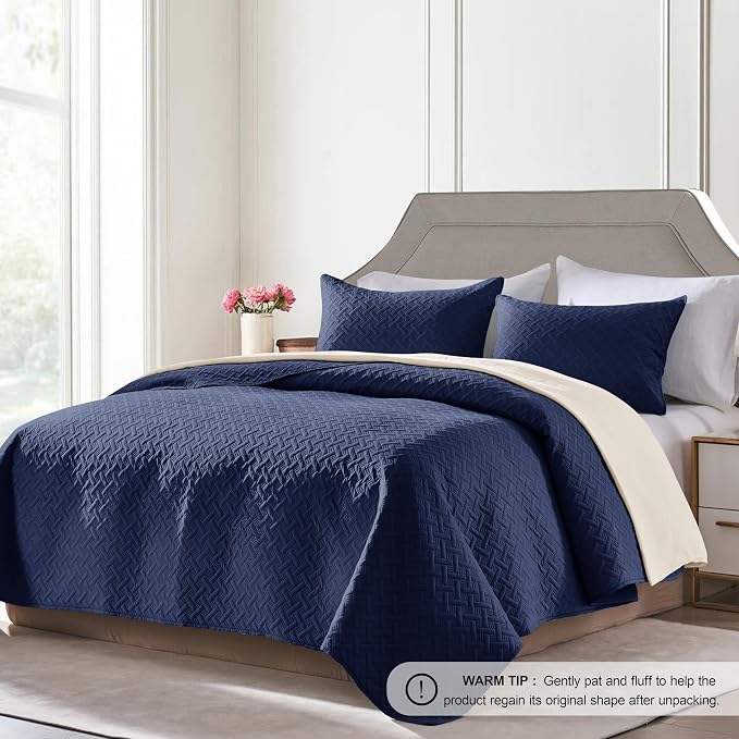 FLYMME Navy Twin Modern Geometric Quilt Coverlet Set, Lightweight Bedspread Bedding, Soft Microfiber Bed Cover for All Season (1 Quilt, 1 Sham)
