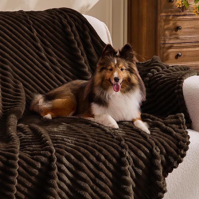 BEDELITE 3D Ribbed Dark Brown Fleece Throw Blanket for Couch, 50x60 Inch | Soft Warm Decorative Fluffy Blanket, Cozy Plush Lightweight Fuzzy Throw Blanket for Bed Sofa Home Room Decor, Gift for Women