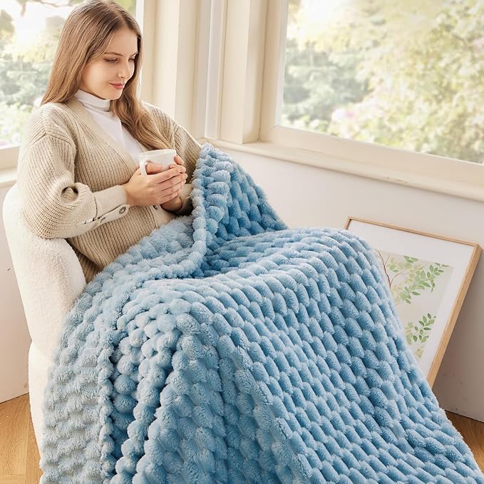 NEWCOSPLAY Fleece Clouds Cozy King Blanket for Couch, Blue, 90"x110" | Premium Silky Flannel Blanket, Soft Lightweight Fluffy Throw Blanket for Bed Sofa Decor, Gift for All Season Use