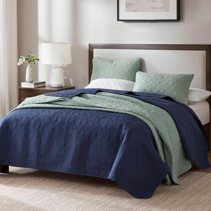 Madison Park Luxurious Cotton Damask Quilt Set, 3PC King/Cal King Bed Set | All Season, Lightweight Stitching Coverlet Bedspread Bedding Stitching with Shams, Navy