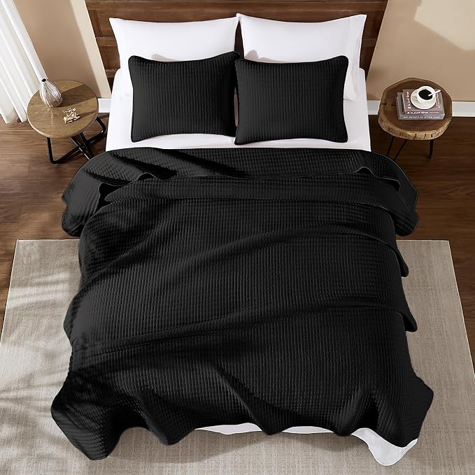 King Size Quilt-Lightweight Black Bedspreads King Quilt Bedding Set | Soft Coverlet with 2 Pillow Shams for All Seasons, Suitable for Bed, Couch, 3 Pieces, 106"x94"
