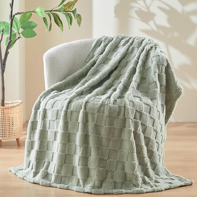 NEWCOSPLAY 3D Checkered Flannel Queen Blanket, Sage Green, 90"x90" | Super Soft Cute Lightweight Decorative Premium Silky Fleece Blanket for Couch Sofa Bed, Gift for Women Men, All Season Use