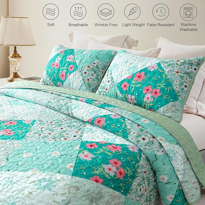 Whale Flotilla California King Size Quilt Set, Extra Soft Floral Bedspreads | Green Reversible Lightweight Oversized King Quilt Bedding Set for Bed, Printed Coverlets with 2 Pillow Shams for All Seasons